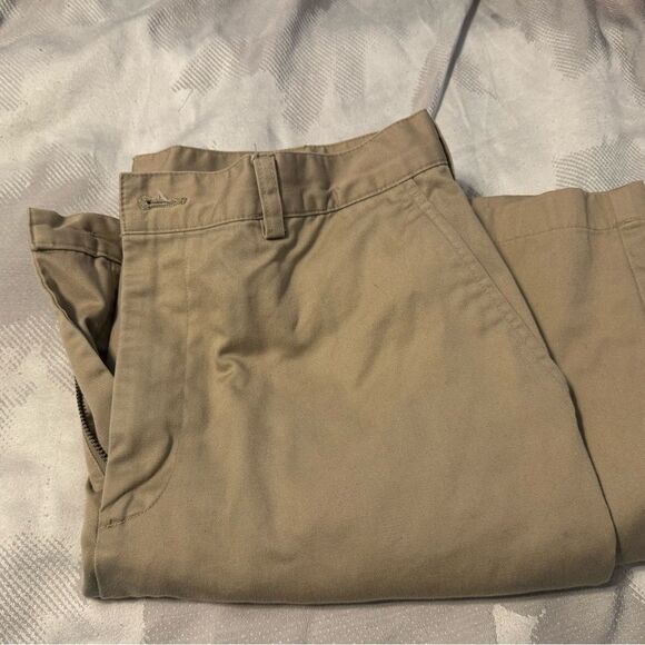 Men’s Classic Khakis‎ 34x30 great condition. Jos A Bank. Straight leg. - Picture 3 of 7
